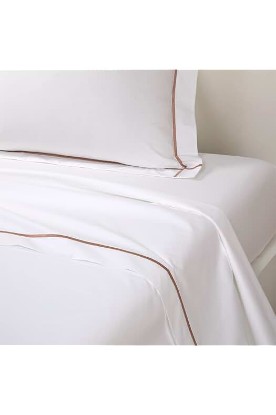 Picture of Yves Delorme Athena Flat Sheet - Luxury Bed Accessory - Fashionable and Functional